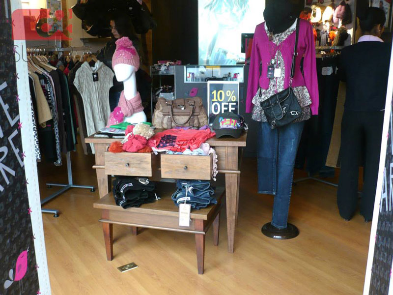 Mobiliario Tienda NOW foto 2