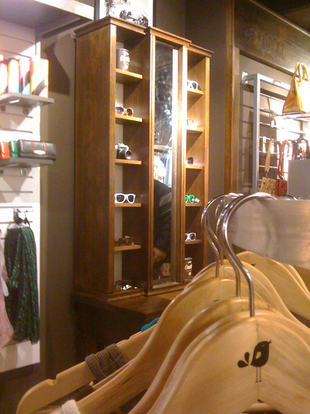 Mobiliario Tienda NOW foto 7